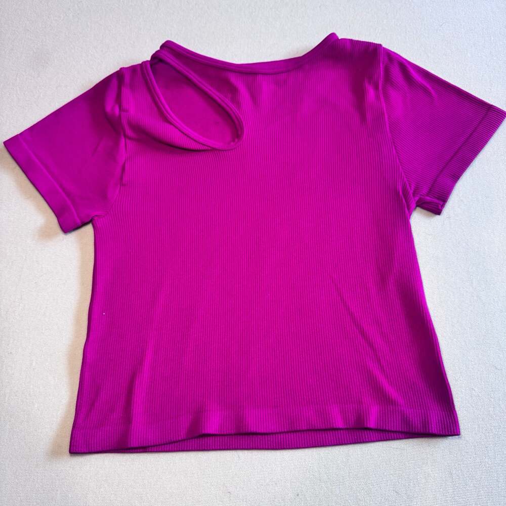 Aura Ribbed Short Sleeve Keyhole Cutout Crop Top